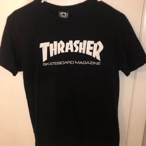 Men’s black and white thrasher t-shirt